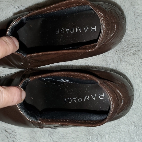 RAMPAGE Women's Calypso Brown Faux Leather 4" Heels-Stretch Foot Fit-EUC-Sz 8 - Picture 10 of 16